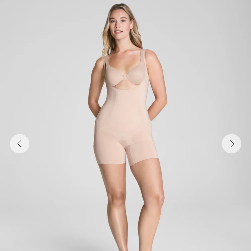 SPANXsculpt™ OnCore
Open-Bust Mid-Thigh Bodysuit